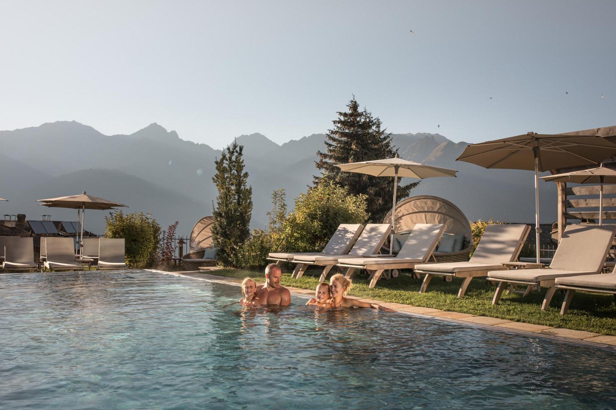 Schlosshotel Fiss Bagian luar foto