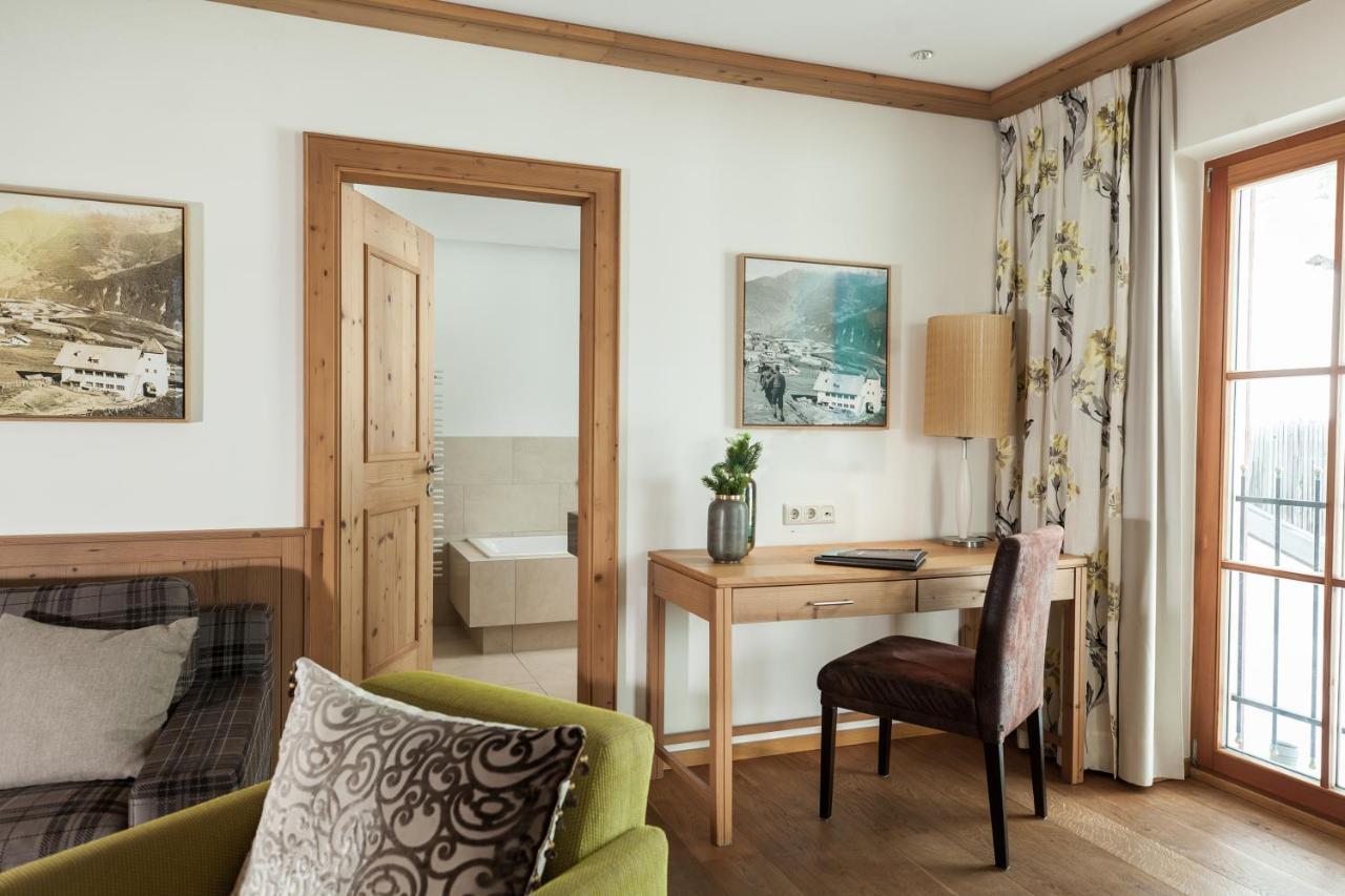Schlosshotel Fiss Bagian luar foto