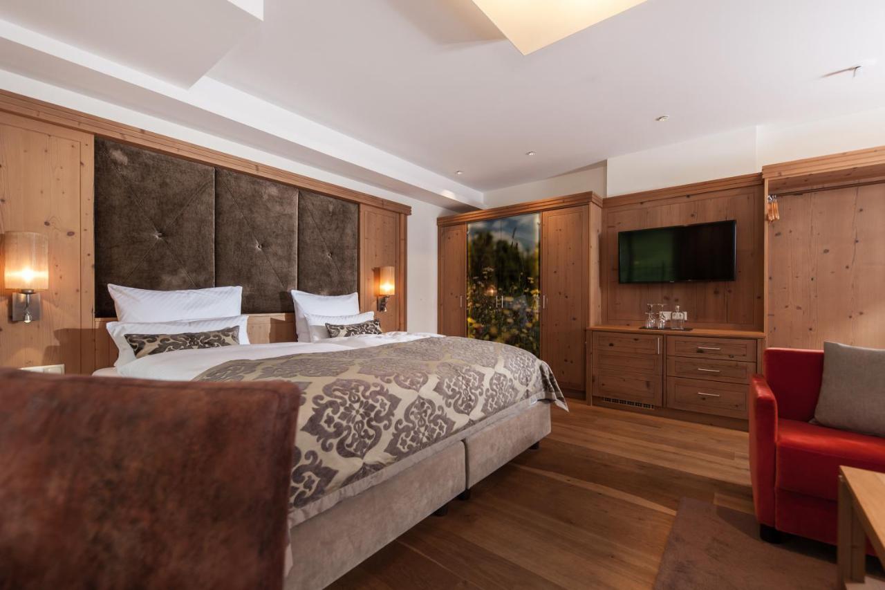 Schlosshotel Fiss Bagian luar foto